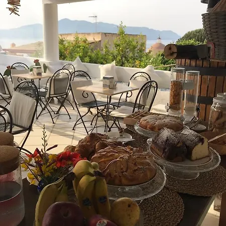 Le Sette Vele Da Riccardo Frühstückspension Santa Marina Salina